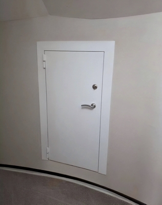 Технический белый люк