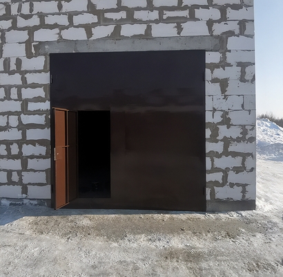 Ворота коричневого цвета