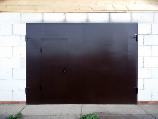 Металлические гаражные ворота